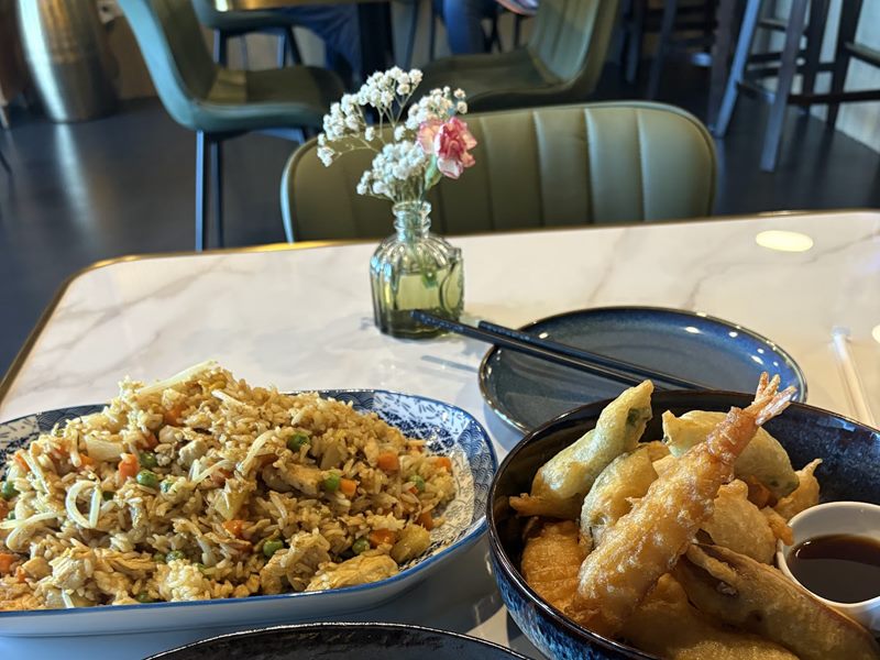 Amuu Asian Cuisine food